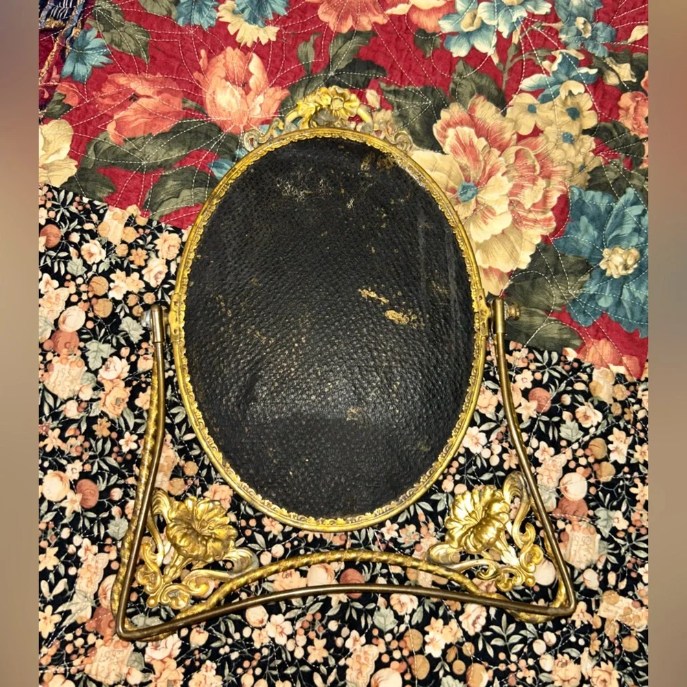 Elegant Gold Oval Wall Mirror